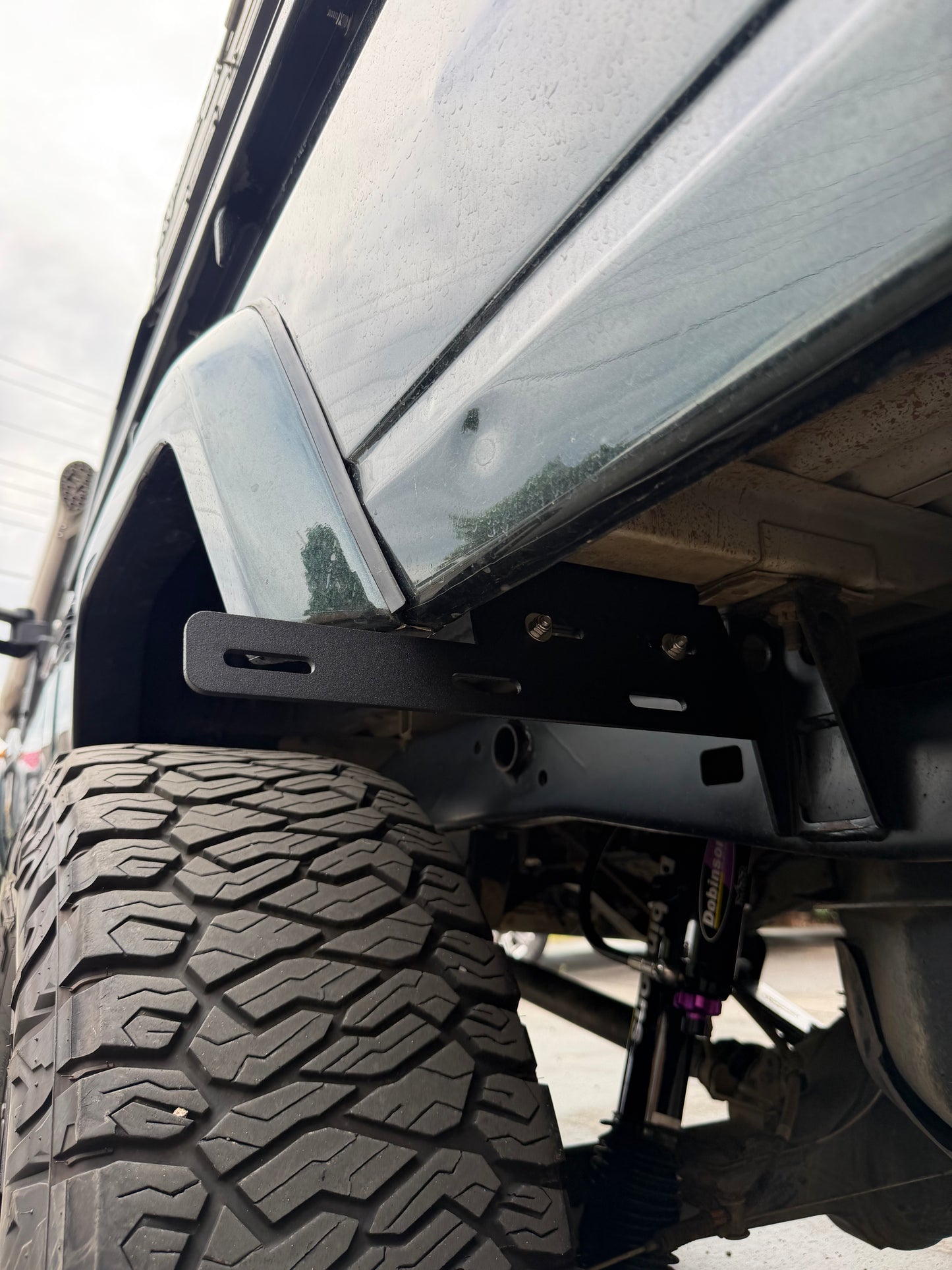 79 SERIES TUB MUD FLAP MOUNT