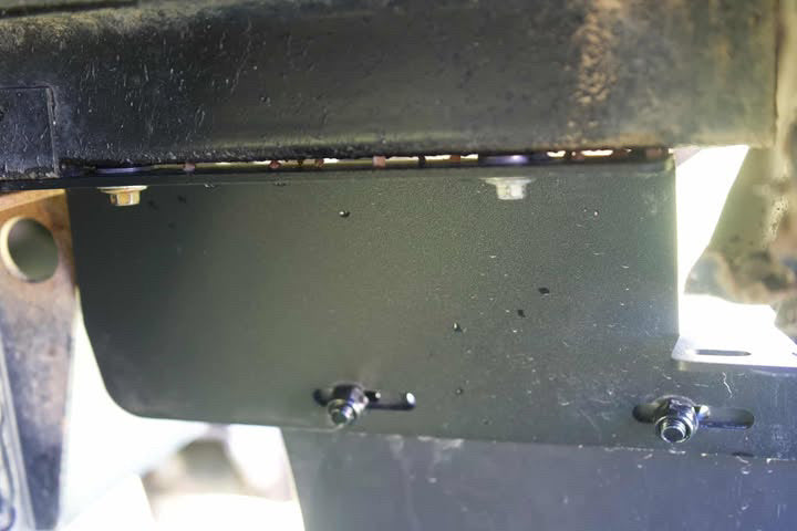 79 SERIES TUB MUD FLAP MOUNT